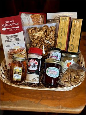 VT Gift Basket - Vermont Sugar and Spice Maple Syrup - The Vermonter Basket